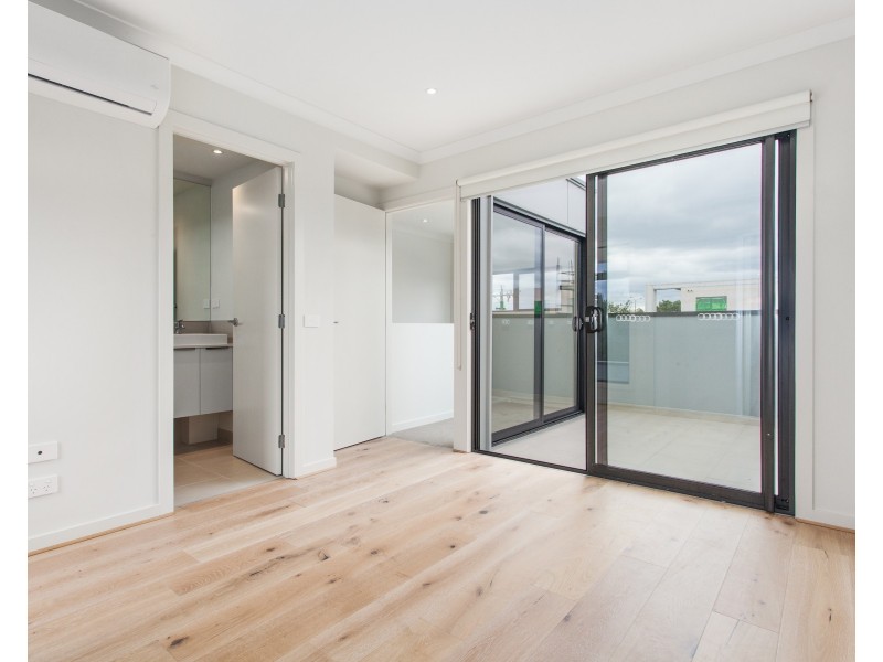 2/10 Laurel Street, Bentleigh East VIC 3165