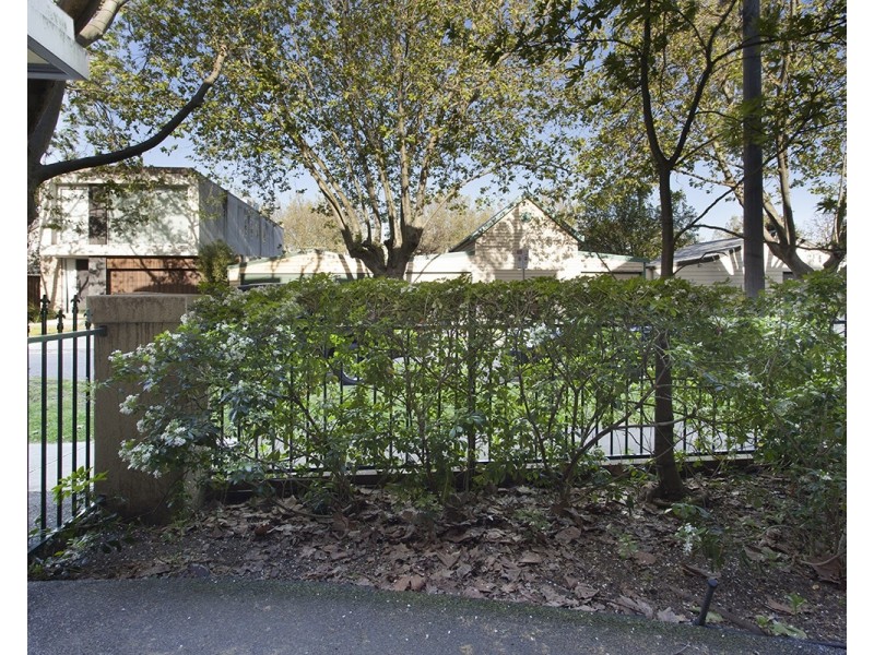 17/1 Warley Road, Malvern East VIC 3145