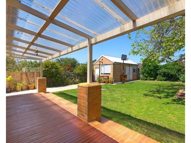 8 Wallace Avenue, Murrumbeena VIC 3163