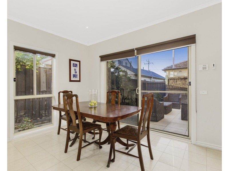 2/26 Dallas Avenue, Hughesdale VIC 3166