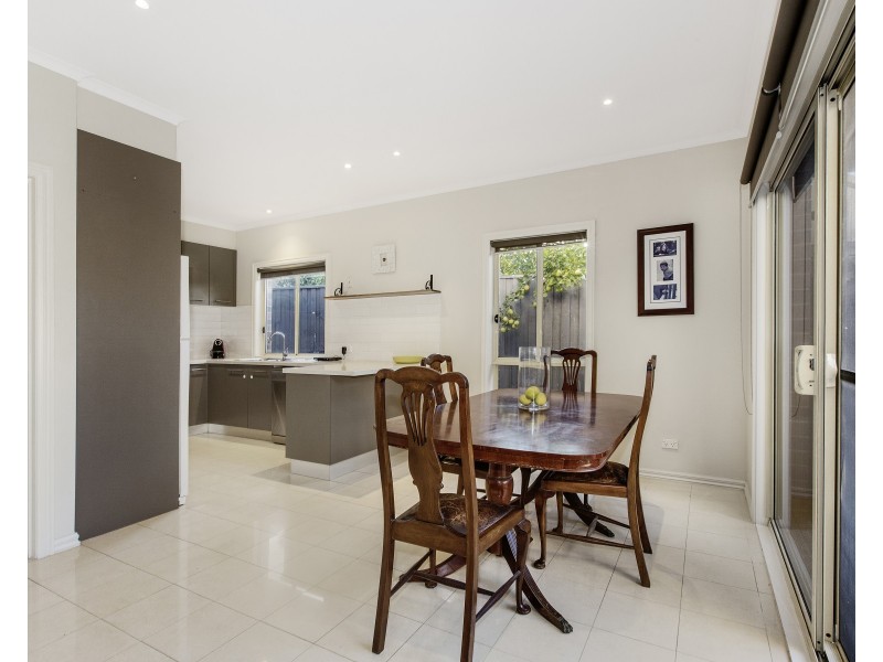 2/26 Dallas Avenue, Hughesdale VIC 3166