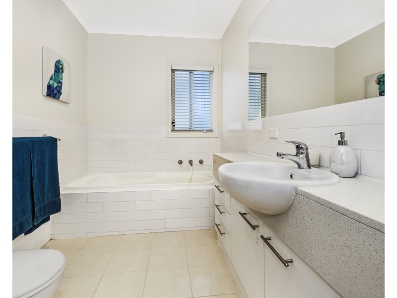 2/26 Dallas Avenue, Hughesdale VIC 3166