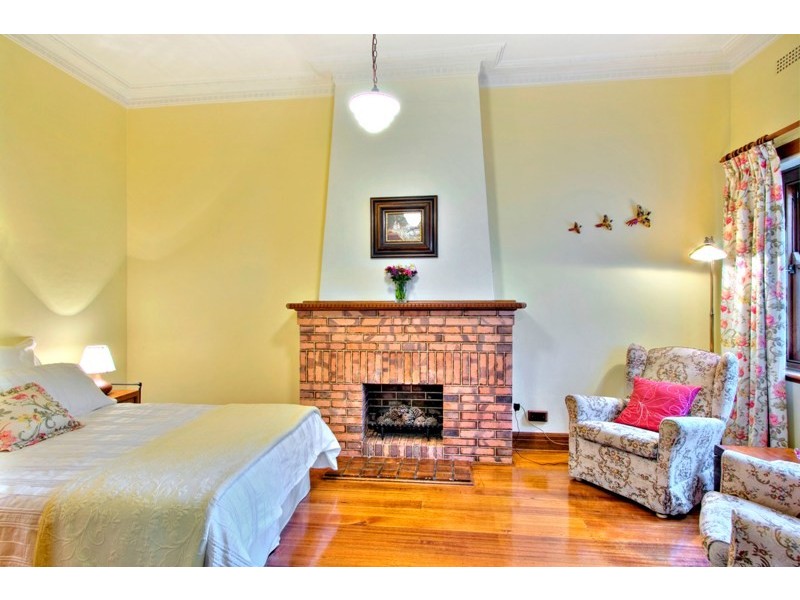 4 Second Avenue, Murrumbeena VIC 3163