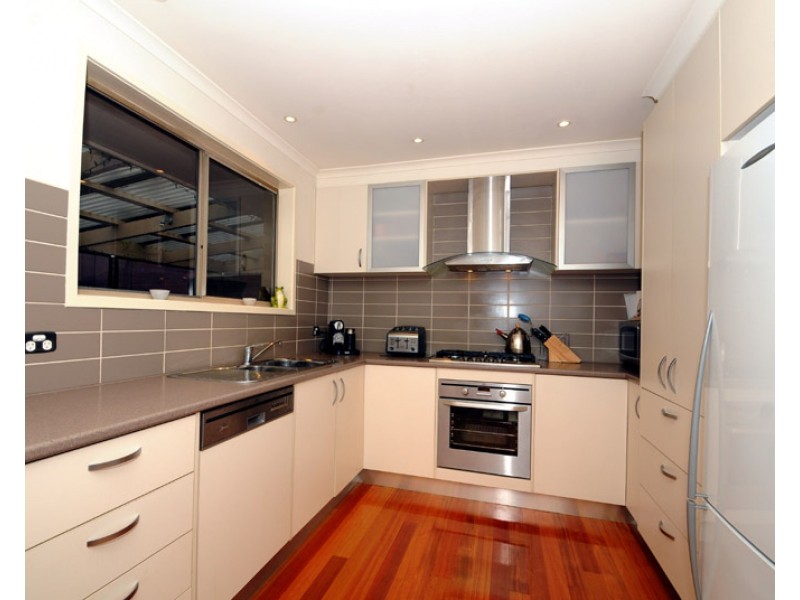 3/12 Crewe Road, Hughesdale VIC 3166