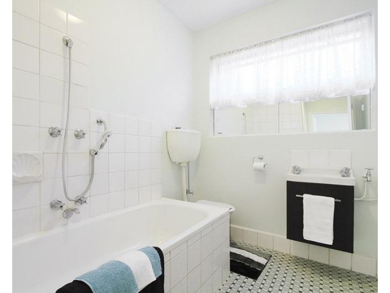 1/55 Mimosa Road, Carnegie VIC 3163