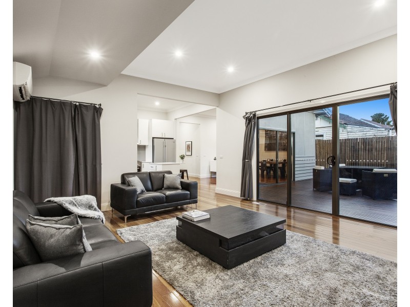 1/54 Willesden Road, Hughesdale VIC 3166