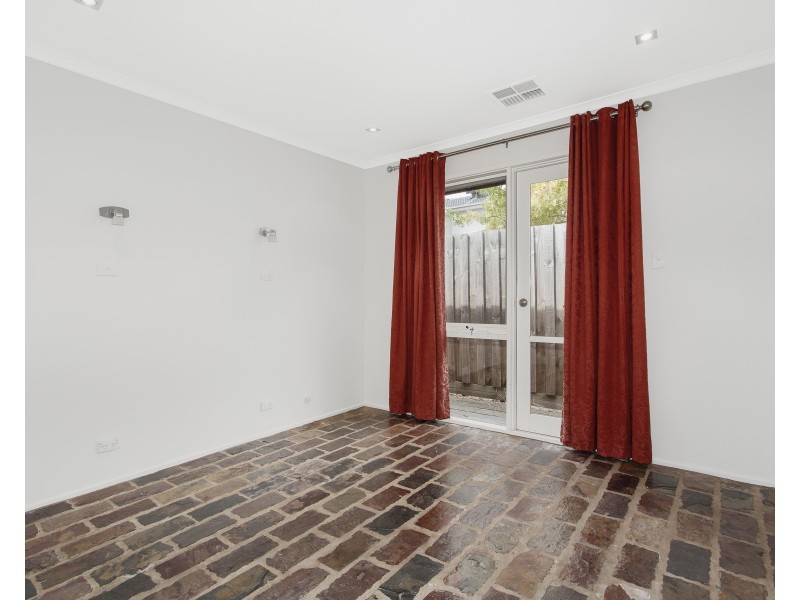 34 Oakdene Crescent, Carnegie VIC 3163