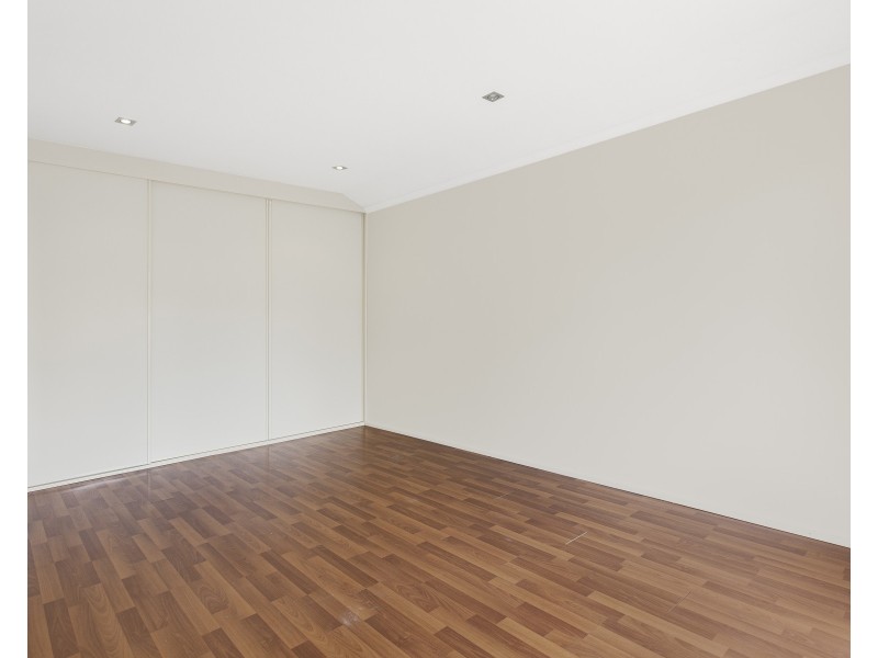 34 Oakdene Crescent, Carnegie VIC 3163