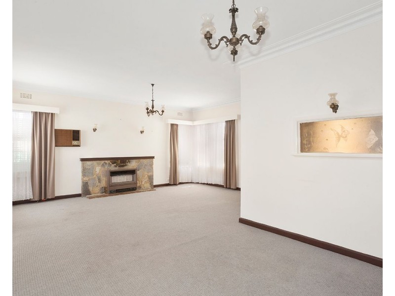 21 McLaurin Road, Carnegie VIC 3163