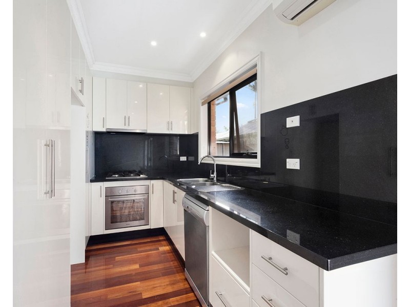2/33 Bletchley Road, Hughesdale VIC 3166