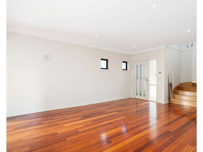 2/33 Bletchley Road, Hughesdale VIC 3166