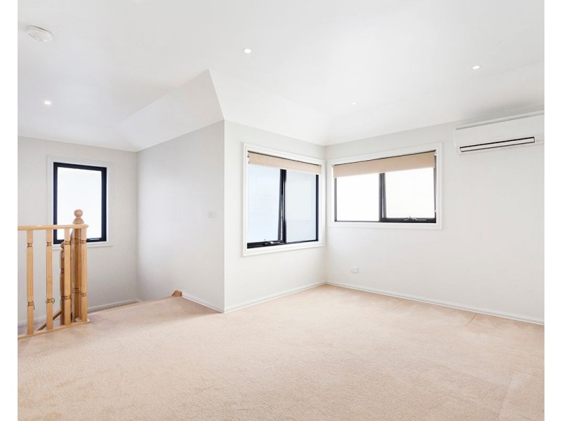 2/33 Bletchley Road, Hughesdale VIC 3166