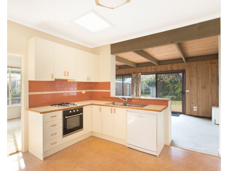 12 Carolyn Street, Hampton VIC 3188