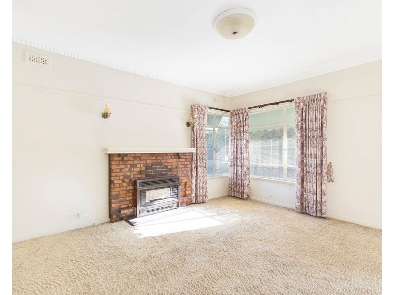 12 Carolyn Street, Hampton VIC 3188