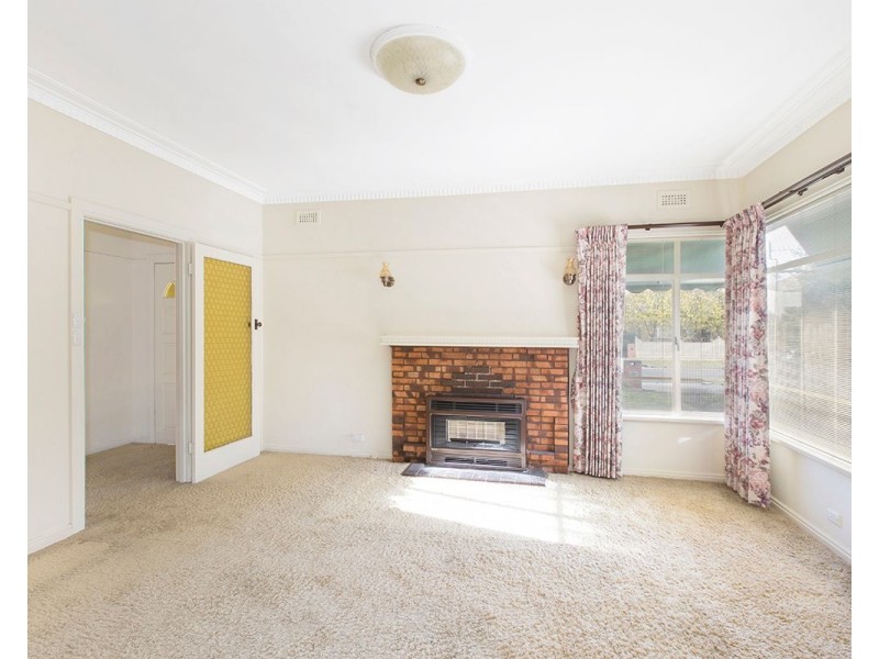 12 Carolyn Street, Hampton VIC 3188