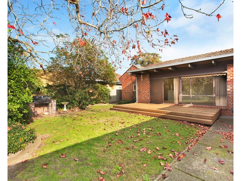 12 Carolyn Street, Hampton VIC 3188