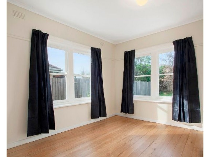 2 Enniss Avenue, Bentleigh East VIC 3165