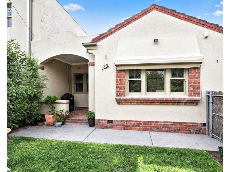 1/31-33 Kokaribb Road, Carnegie VIC 3163