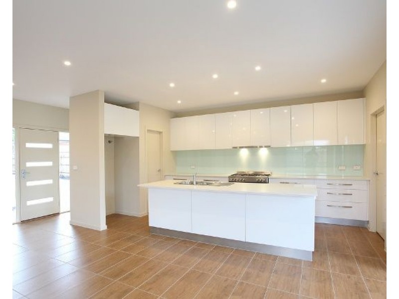 33B Selworthy Avenue, Oakleigh South VIC 3167