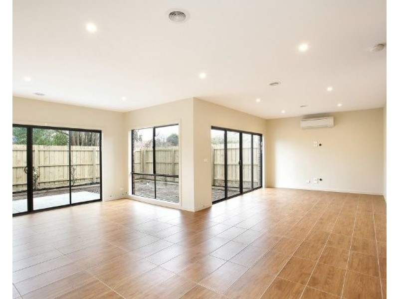 33B Selworthy Avenue, Oakleigh South VIC 3167