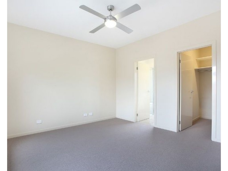 33B Selworthy Avenue, Oakleigh South VIC 3167