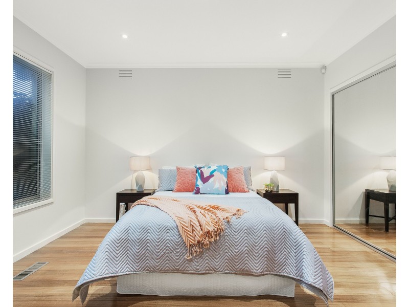 5 McLaurin Road, Carnegie VIC 3163