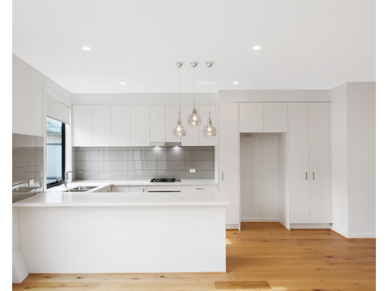 2/11 Bay Street, Parkdale VIC 3195