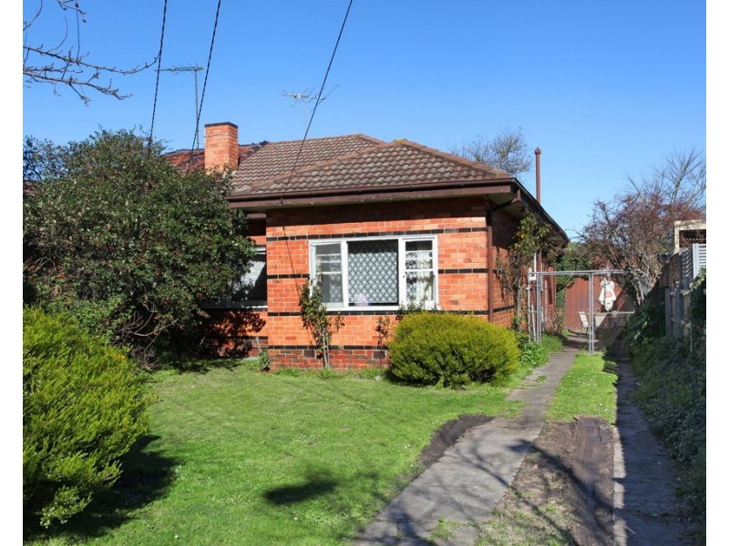 126 Kangaroo Road, Hughesdale VIC 3166