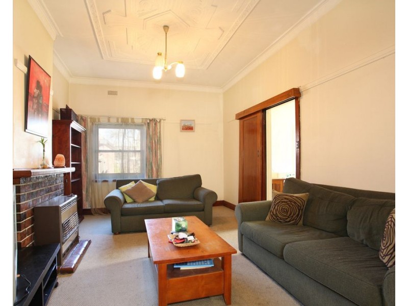 126 Kangaroo Road, Hughesdale VIC 3166
