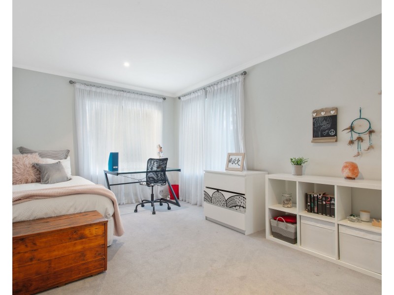 6 Cypress Point Parade, Heatherton VIC 3202