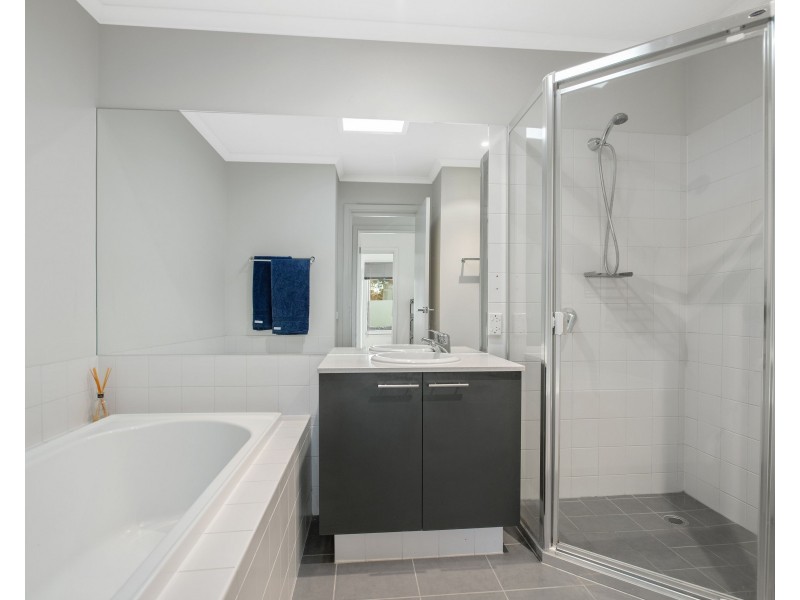 6 Cypress Point Parade, Heatherton VIC 3202