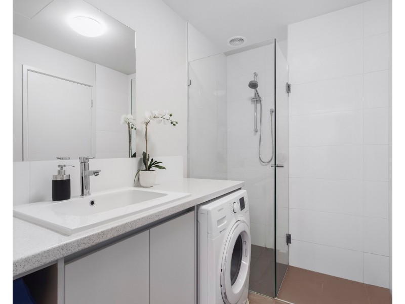 106/95 Warrigal Road, Hughesdale VIC 3166