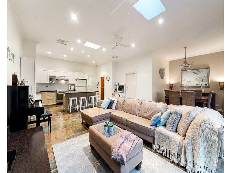 48 Blackwood Street, Carnegie VIC 3163