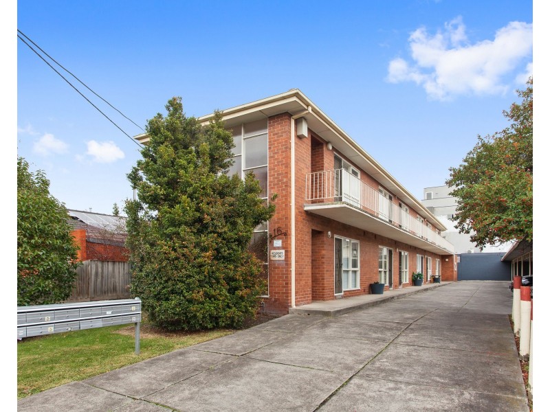 6/16 Kokaribb Road, Carnegie VIC 3163