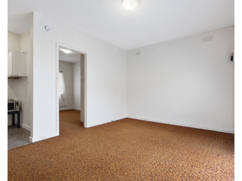 6/16 Kokaribb Road, Carnegie VIC 3163