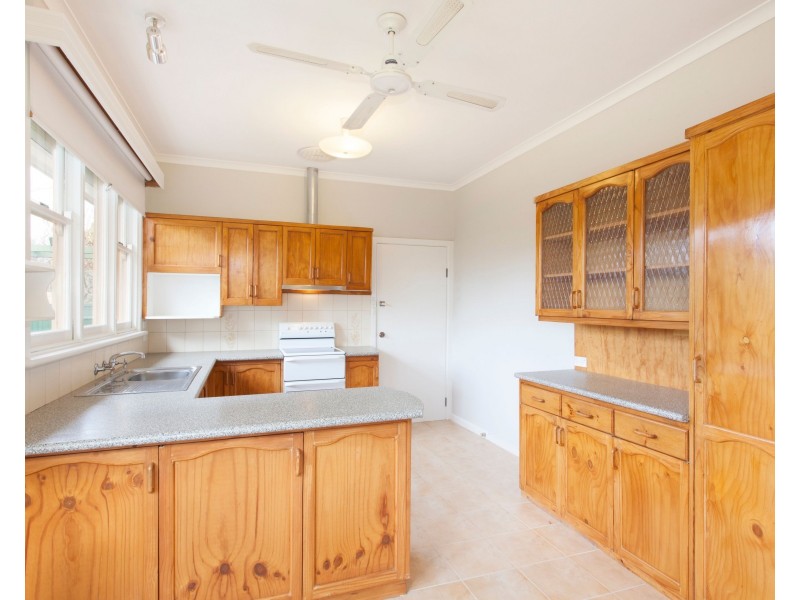 24 Purtell Street, Bentleigh East VIC 3165