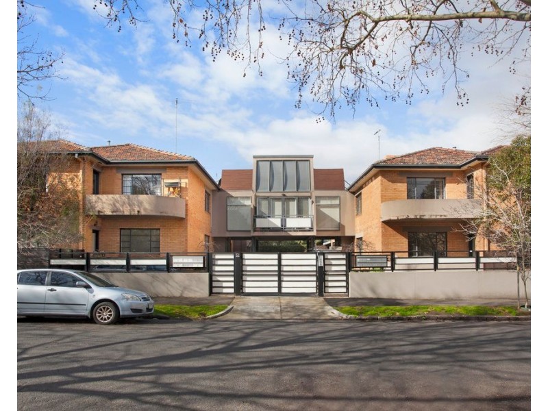 11/2 Raven Grove, St Kilda East VIC 3183