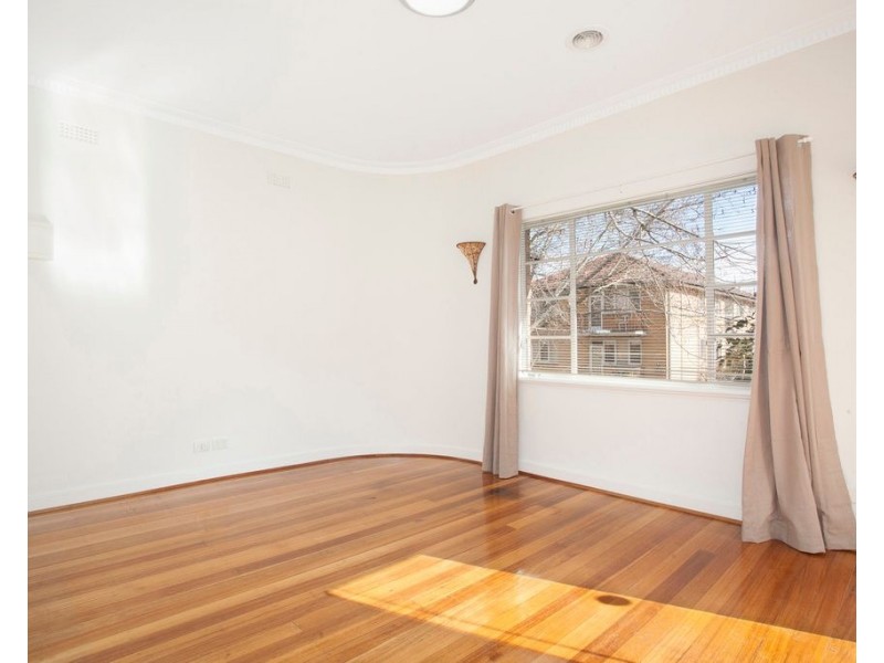 11/2 Raven Grove, St Kilda East VIC 3183