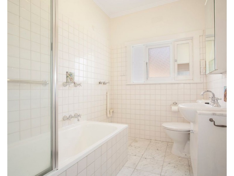 11/2 Raven Grove, St Kilda East VIC 3183
