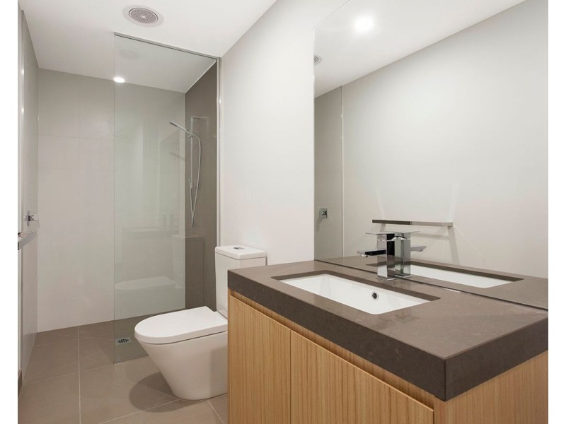 4/6 Kokaribb Road, Carnegie VIC 3163