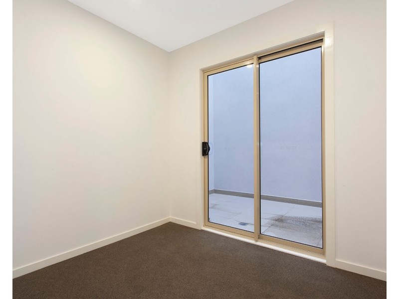 4/6 Kokaribb Road, Carnegie VIC 3163