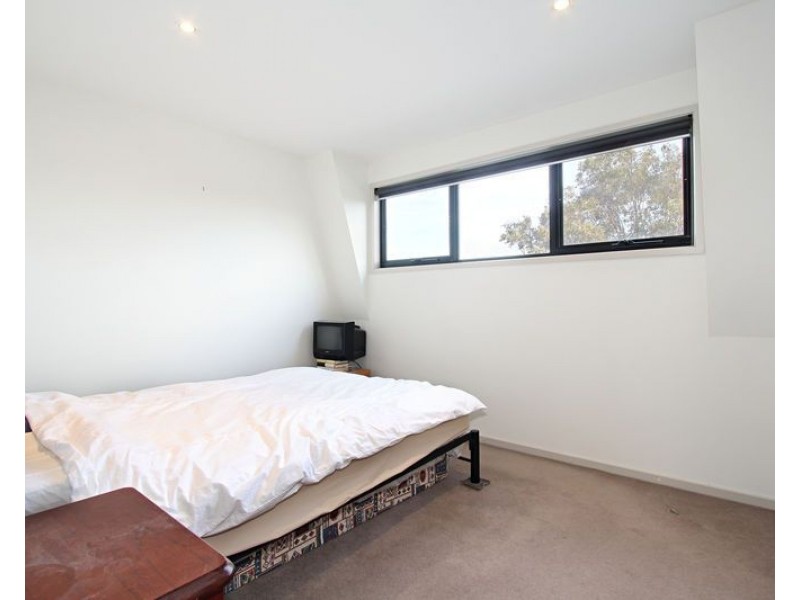4/31 Kokaribb Road, Carnegie VIC 3163