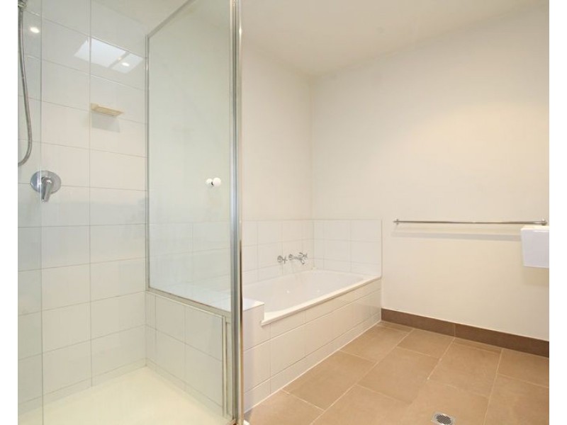 4/31 Kokaribb Road, Carnegie VIC 3163