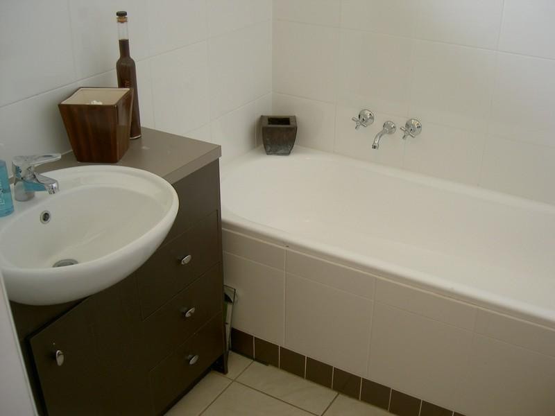 8/219 Neerim Road, Carnegie VIC 3163