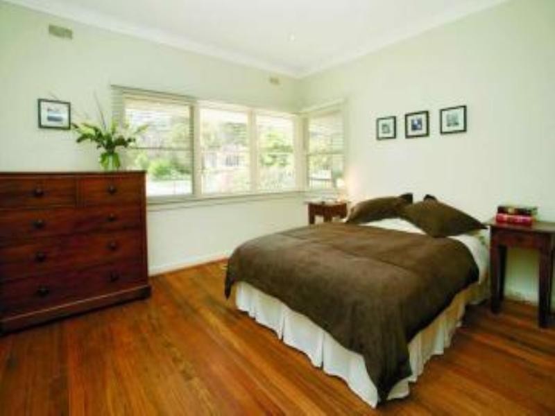 13 Carmelo Avenue, Malvern East VIC 3145