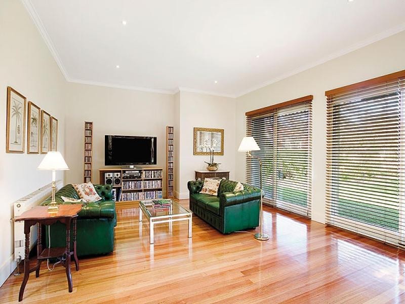 39 Murrumbeena Road, Carnegie VIC 3163