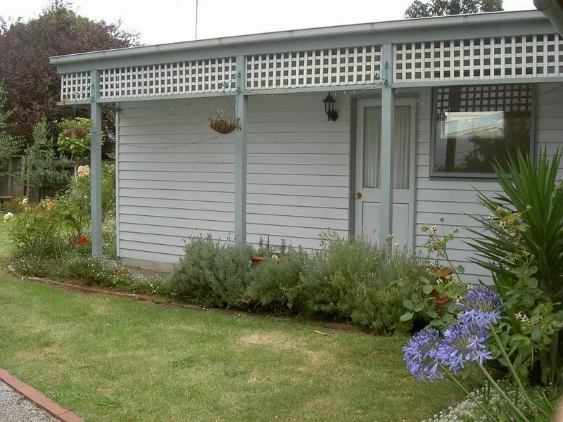 2/23 Bowen Street, Hughesdale VIC 3166