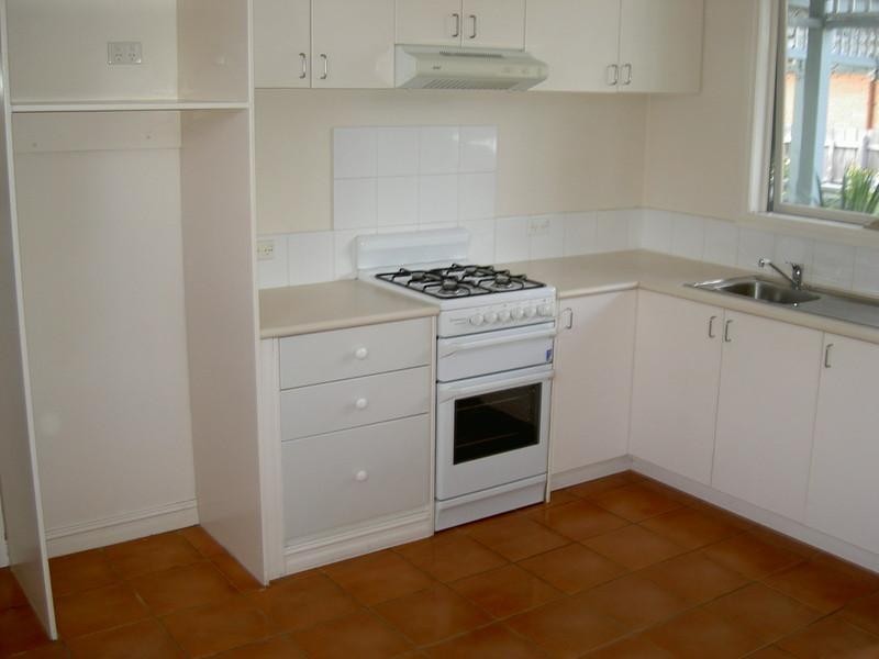 2/23 Bowen Street, Hughesdale VIC 3166