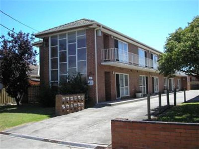 6/16 Kokaribb Road, Carnegie VIC 3163