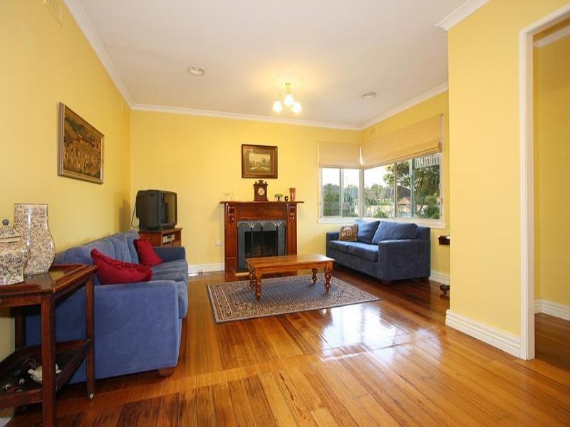 24 Dallas Avenue, Hughesdale VIC 3166